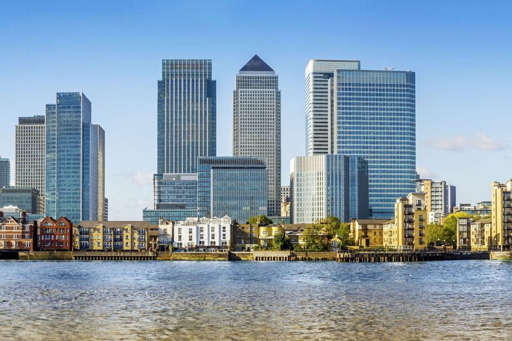 HSBC Shareholders Vote to Lift Bonus Cap
