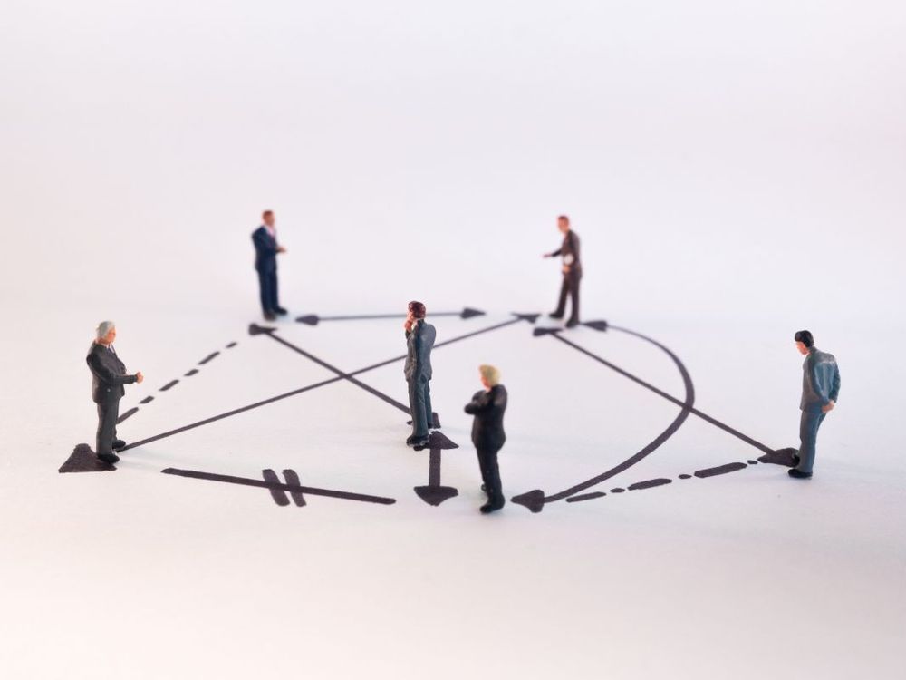 The Complex Contagion of Organizational Change